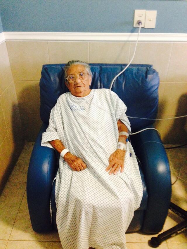 DESCANSE  EN PAZ ADELA