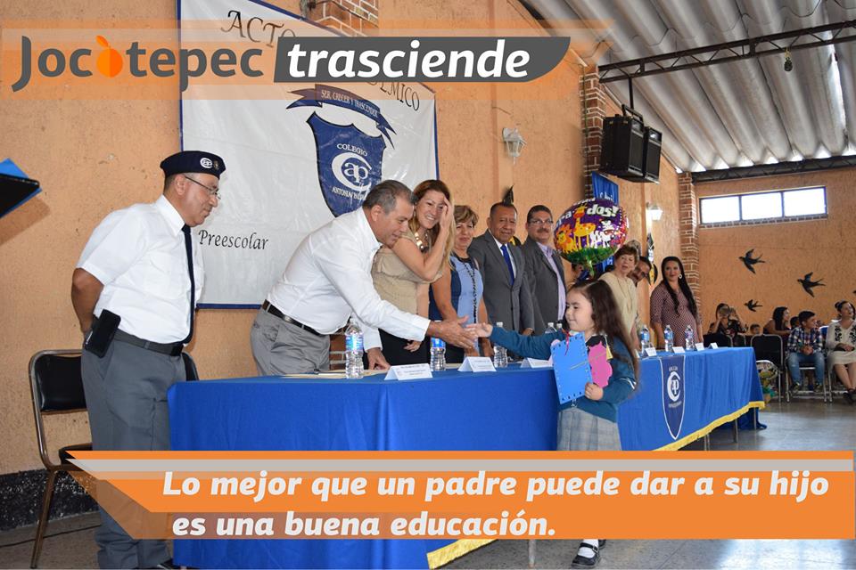 GRADUACIÓN EN EL COLEGIO ANTONIA PALOMARES,JOCOTEPEC JALISCO