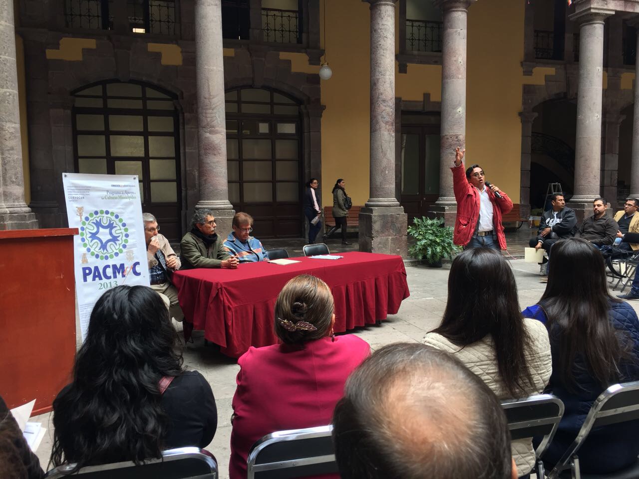 Felicidades a John Frost