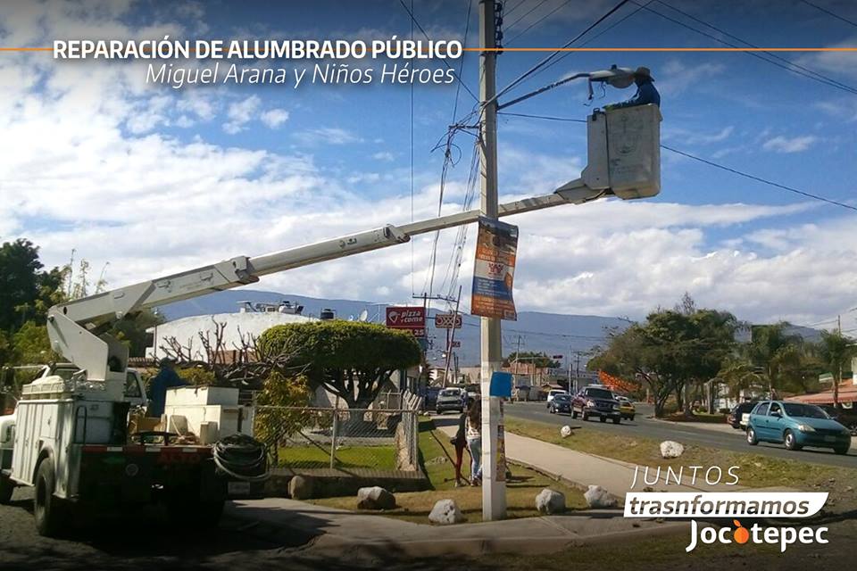 REPARACIÓN DE ALUMBRADO PÚBLICO,EN DOS CALLES