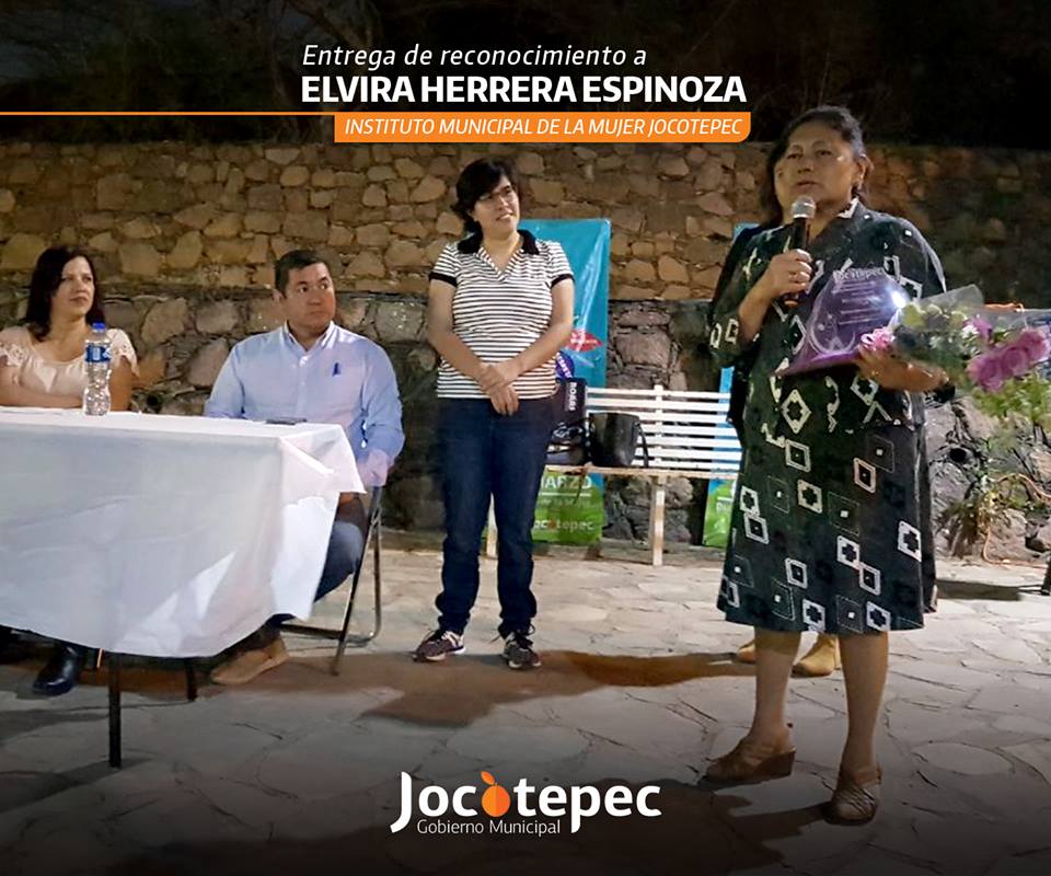 RECONOCIMIENTO A LA SEÑORA ELVIRA HERRERA ESPINOZA DE EL SAUZ