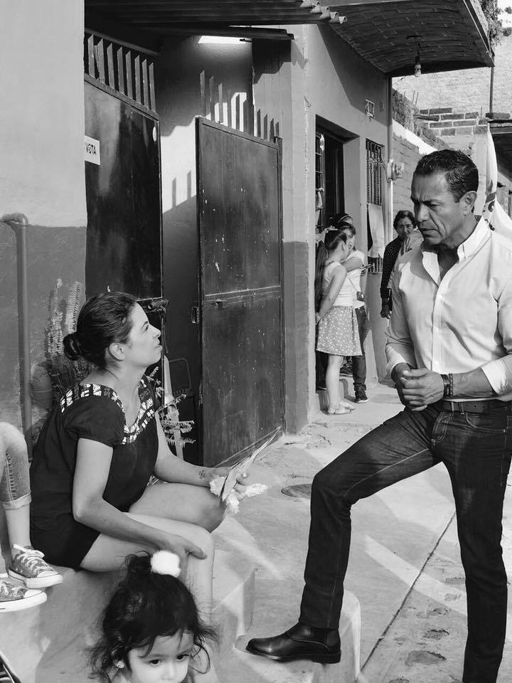 Héctor Huerta visitando Zapotitan