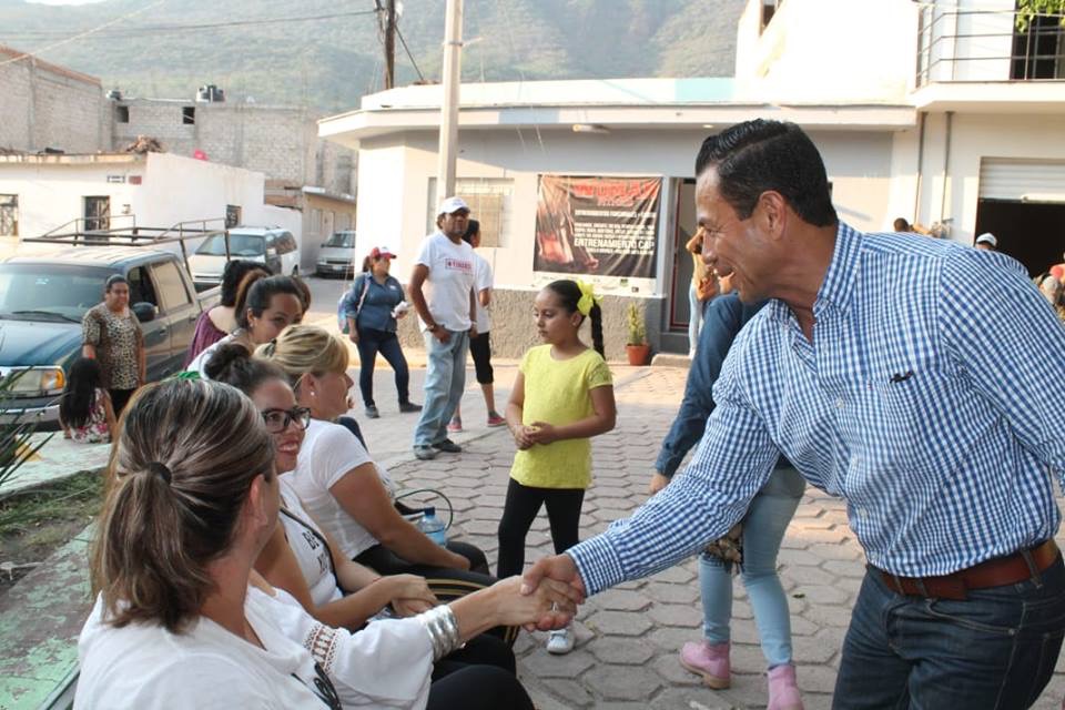 HÉCTOR HUERTA VISITA EL BARRIO DE LA CALABAZA