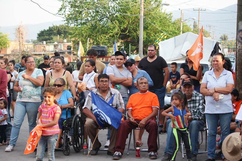 José Miguel y Chuy Cabrera en calles deJocotepec