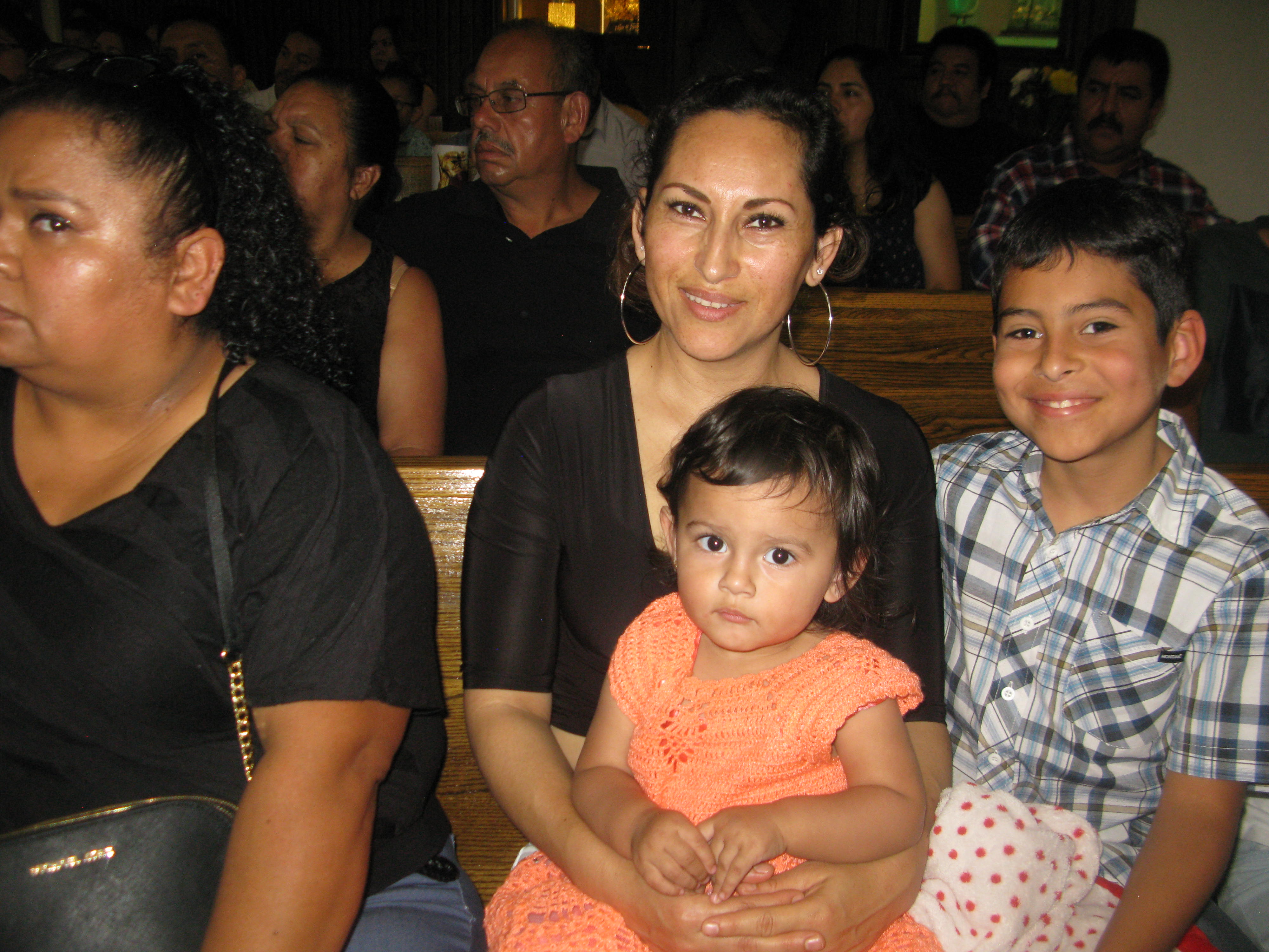 Personas que asistieron a la misa del Huajito