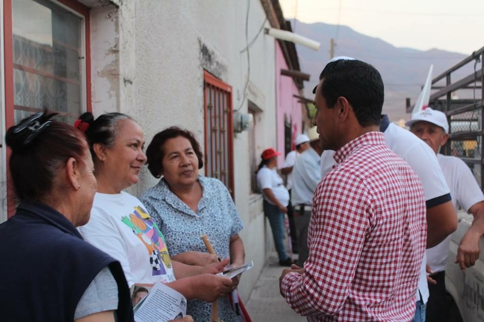 HECTOR HUERTA HACIENDO CAMPAÑA EN ZAPOTITAN