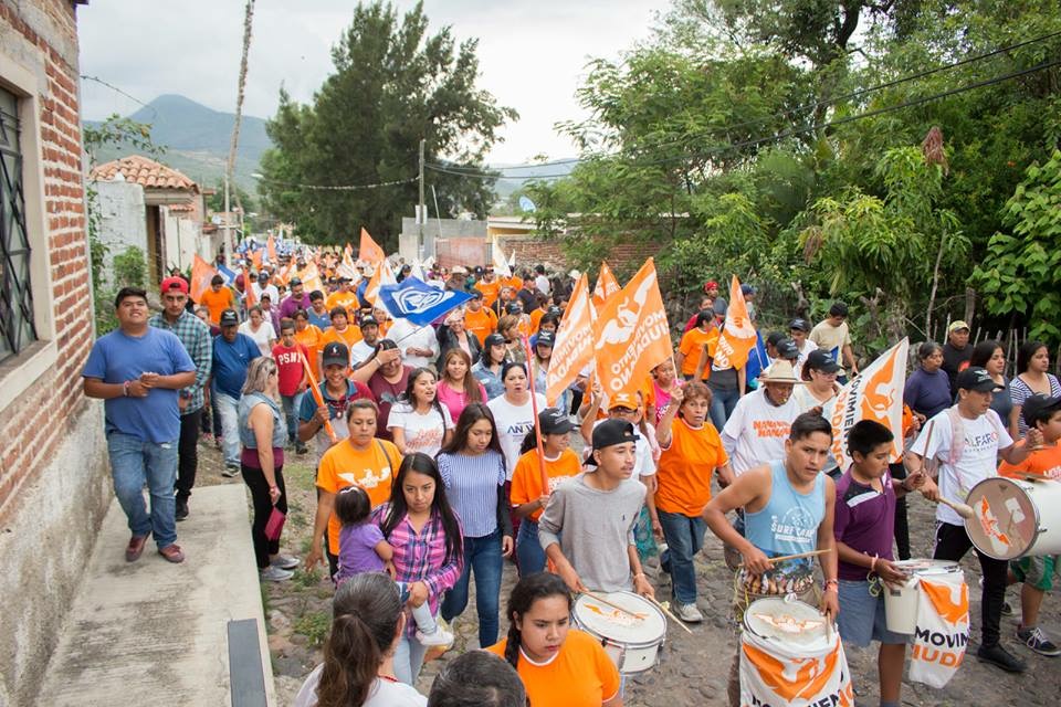 José Miguel,presenta el grupo musical de su campaña
