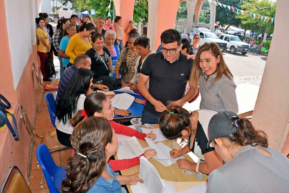 DIF JOCOTEPEC ENTREGA PROGRAMA PROALINME Y PAAD
